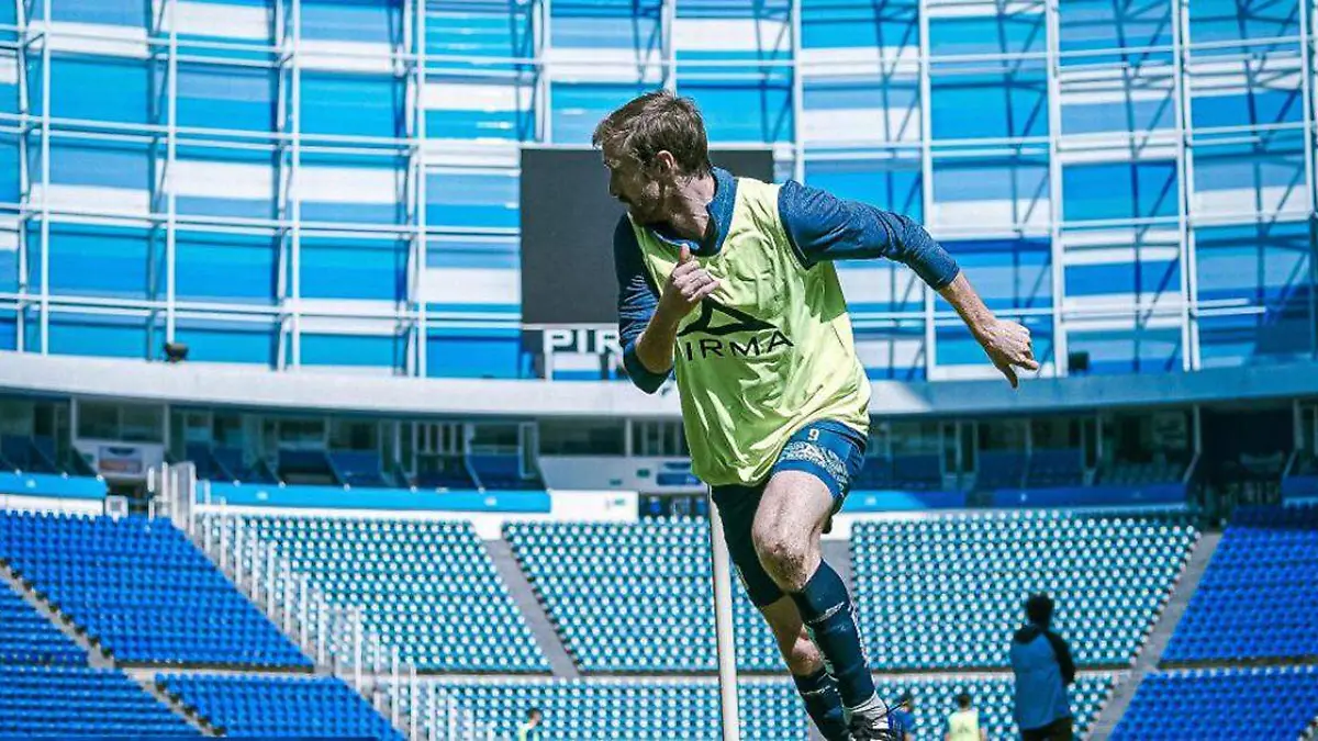 Fernando Aristeguieta entrenando con el equipo el jueves